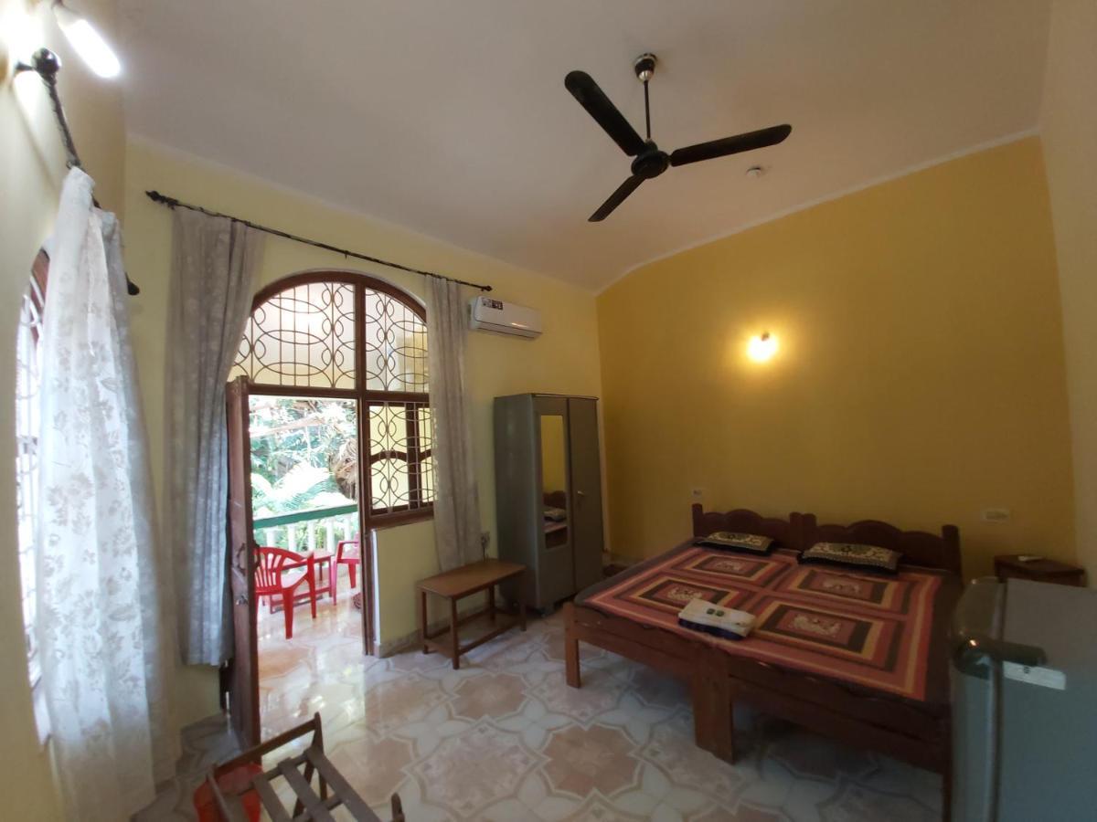 Joaquina'S Guest House Calangute Exterior photo